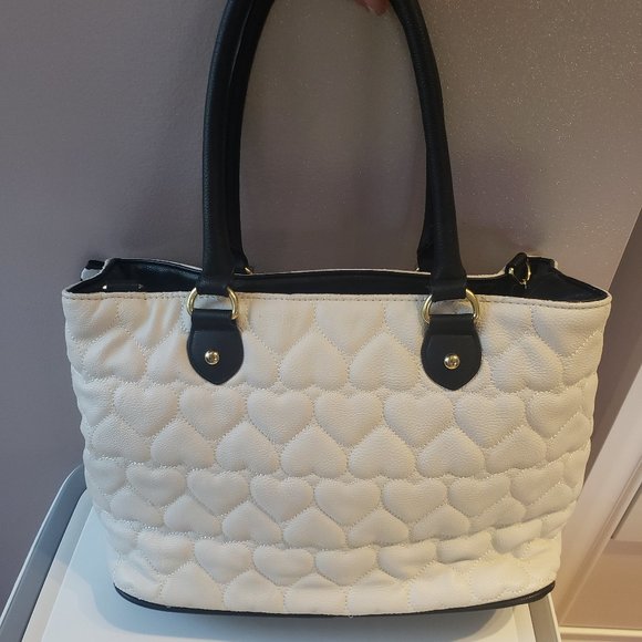 Hangbags - Picture 7 of 16